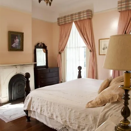 Fairchild House Bed & Breakfast-3
